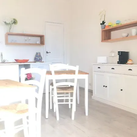 Il Faro Di Gæstehus 3*